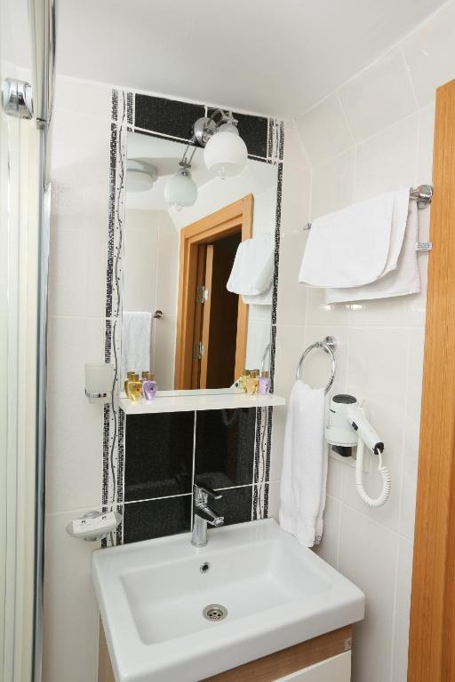 Hotel Avcilar City Истанбул Екстериор снимка